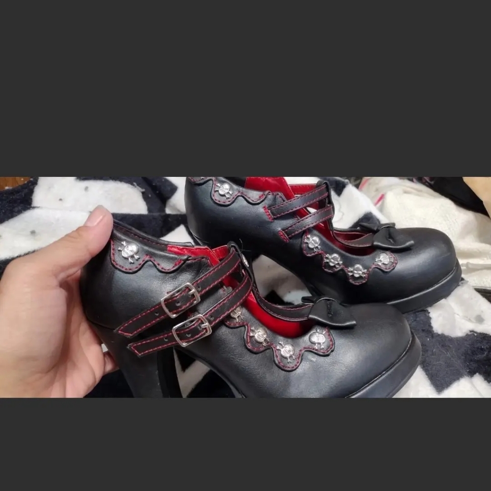 Size 6 Demonia crypto shoes
